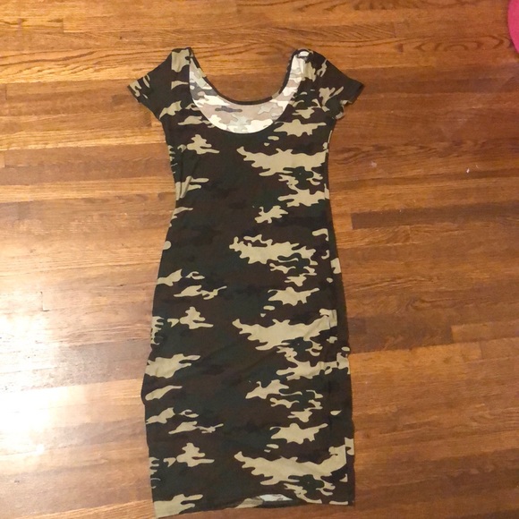 Knee length Camo designed dress - Picture 3 of 10